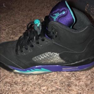 Air Jordan 5 Retro “black grapes”
